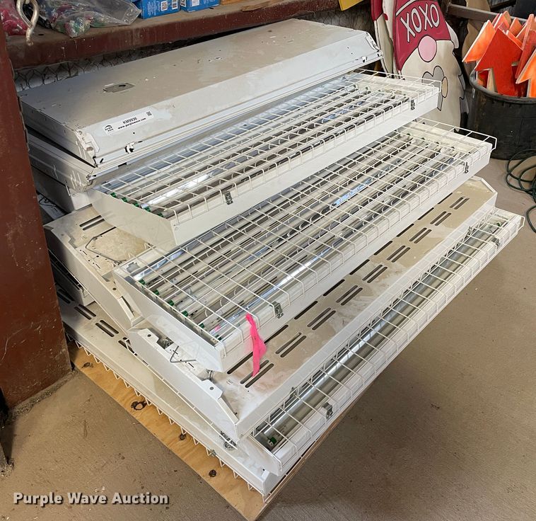 image for item KM9936 (14) 4' L light fixtures