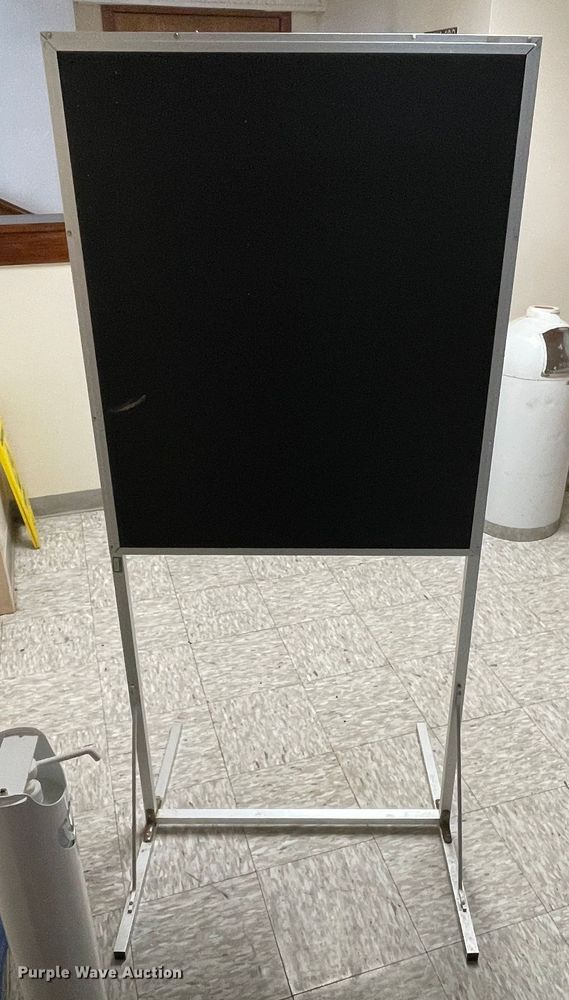 image for item KM9937 Message board