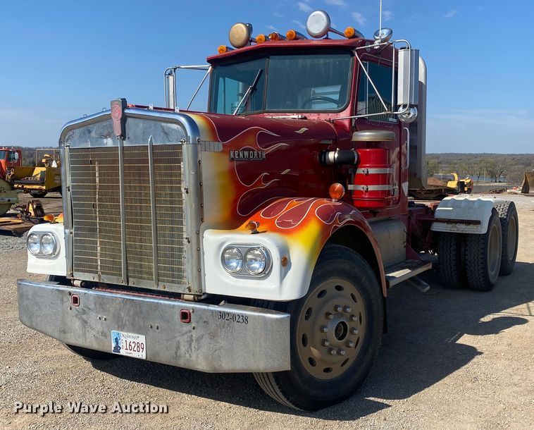 image for item KV9581 1972 Kenworth  semi truck