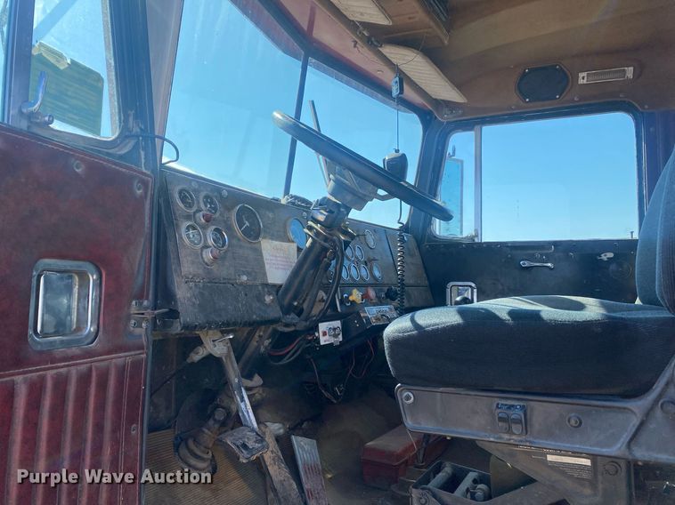 image for item KV9581 1972 Kenworth  semi truck