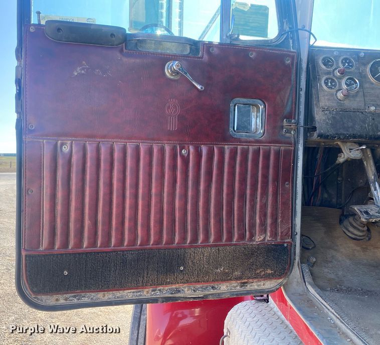 image for item KV9581 1972 Kenworth  semi truck