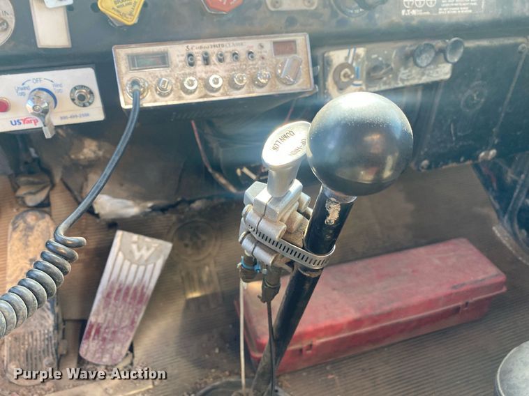 image for item KV9581 1972 Kenworth  semi truck