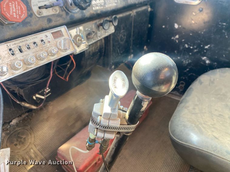 image for item KV9581 1972 Kenworth  semi truck