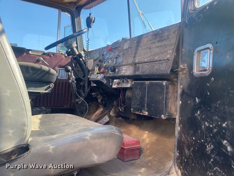 image for item KV9581 1972 Kenworth  semi truck