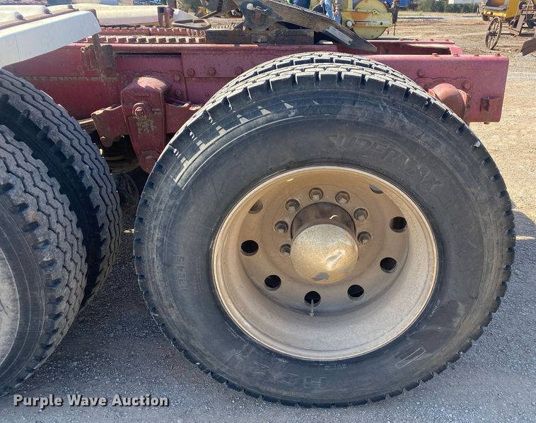 image for item KV9581 1972 Kenworth  semi truck