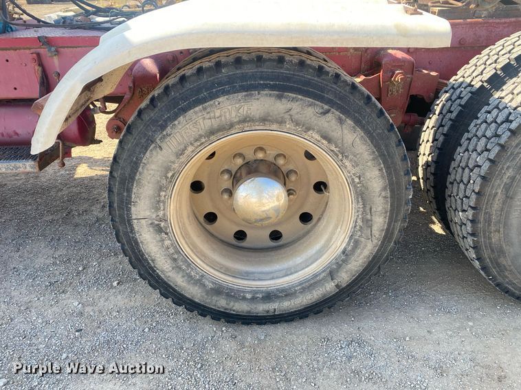 image for item KV9581 1972 Kenworth  semi truck