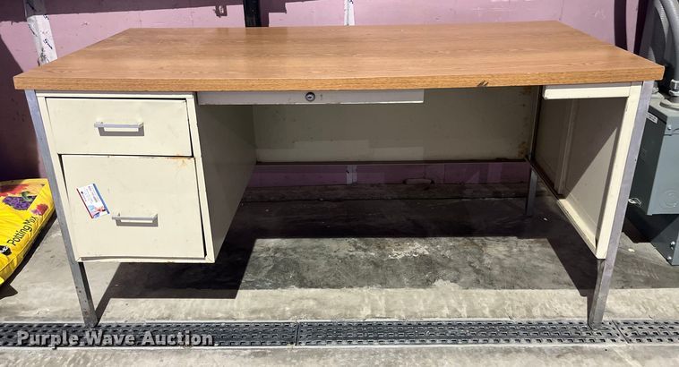 image for item LA9954 Desk