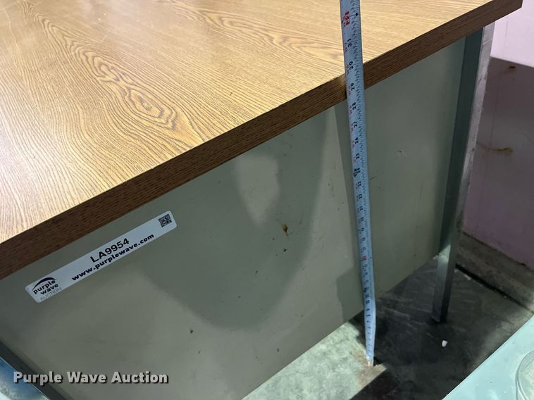 image for item LA9954 Desk