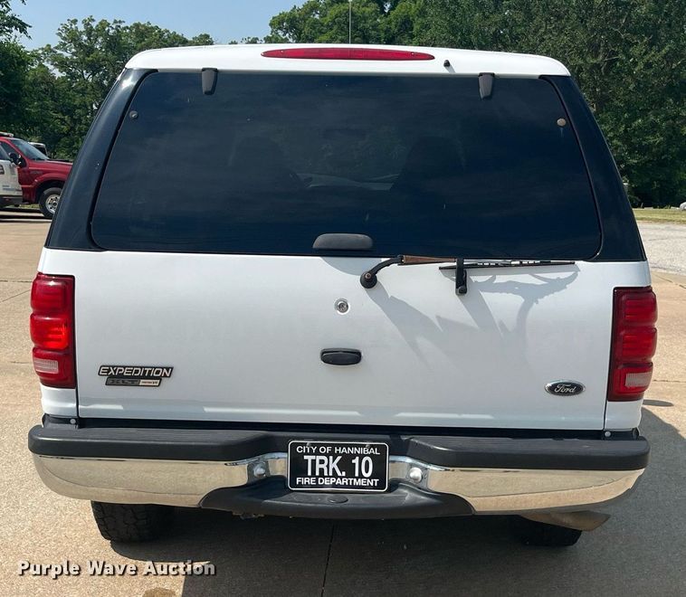 image for item LA9996 2001 Ford Expedition XLT  SUV