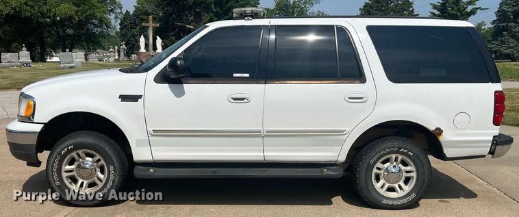 image for item LA9996 2001 Ford Expedition XLT  SUV