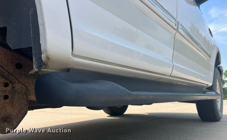 image for item LA9996 2001 Ford Expedition XLT  SUV