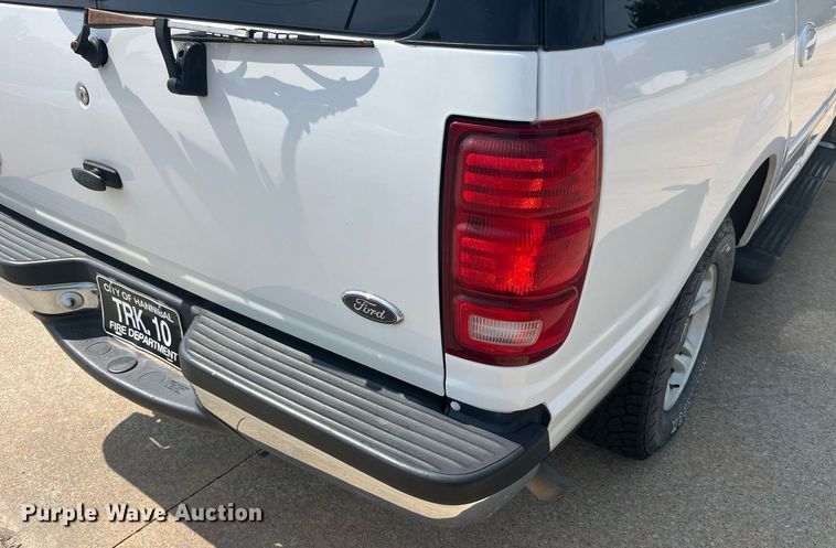 image for item LA9996 2001 Ford Expedition XLT  SUV