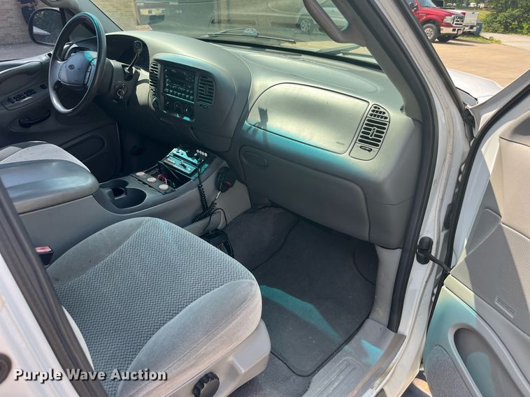 image for item LA9996 2001 Ford Expedition XLT  SUV