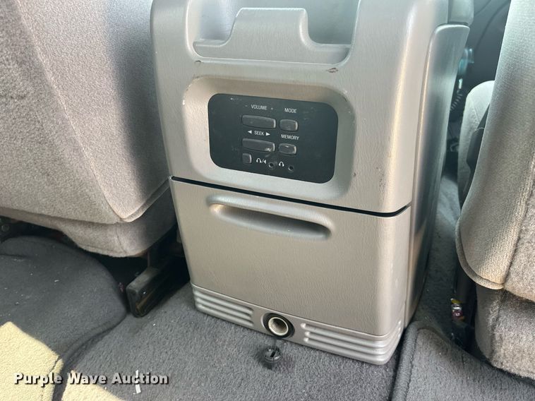 image for item LA9996 2001 Ford Expedition XLT  SUV