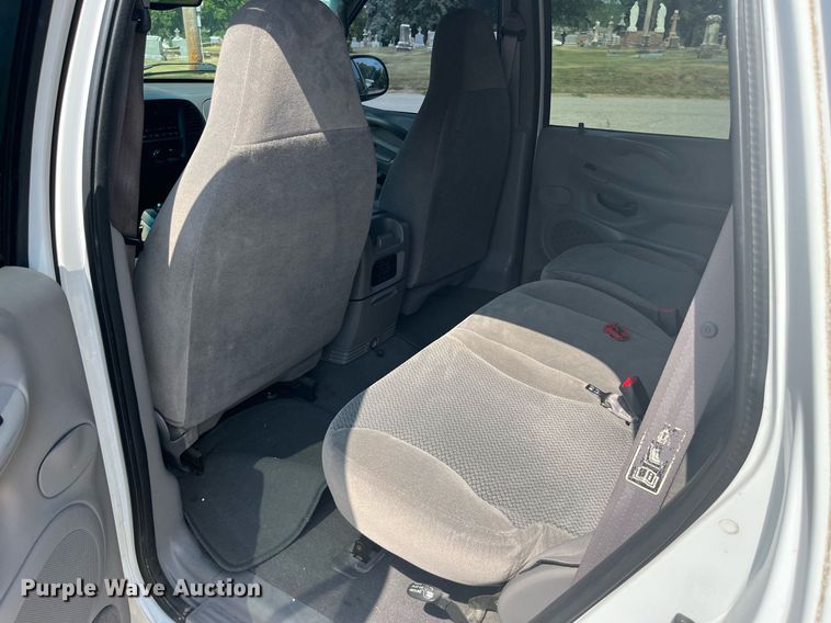 image for item LA9996 2001 Ford Expedition XLT  SUV