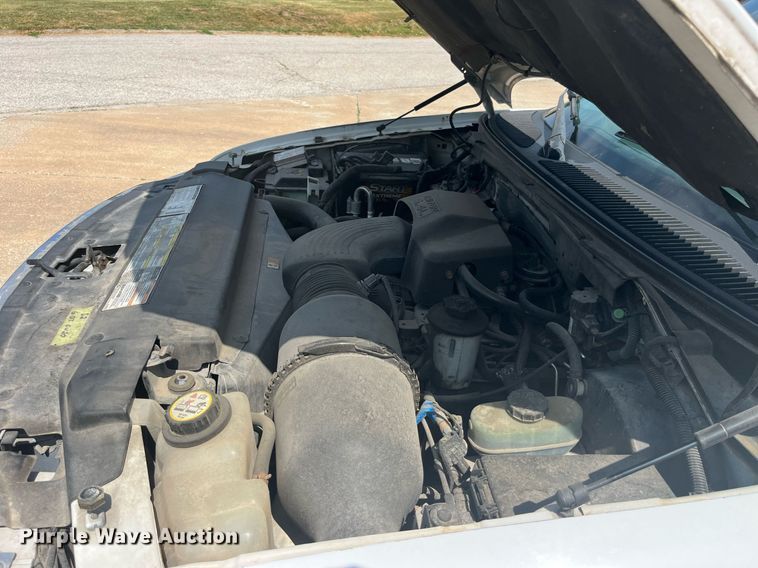 image for item LA9996 2001 Ford Expedition XLT  SUV