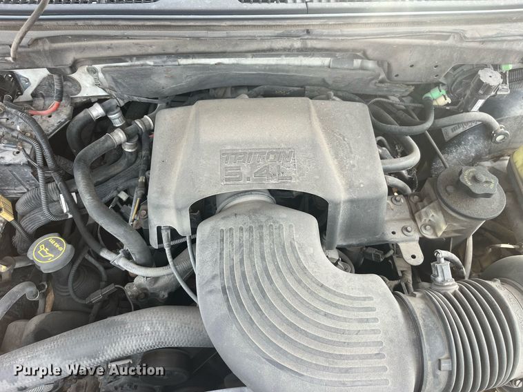 image for item LA9996 2001 Ford Expedition XLT  SUV