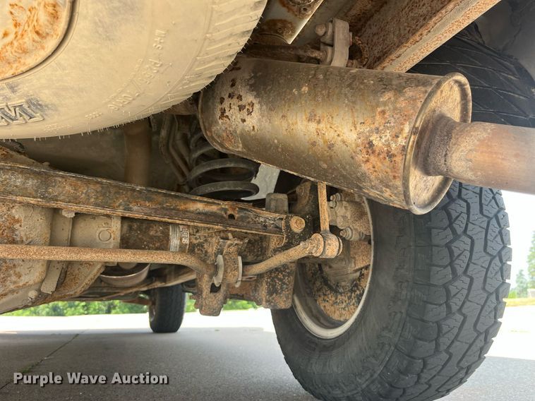 image for item LA9996 2001 Ford Expedition XLT  SUV