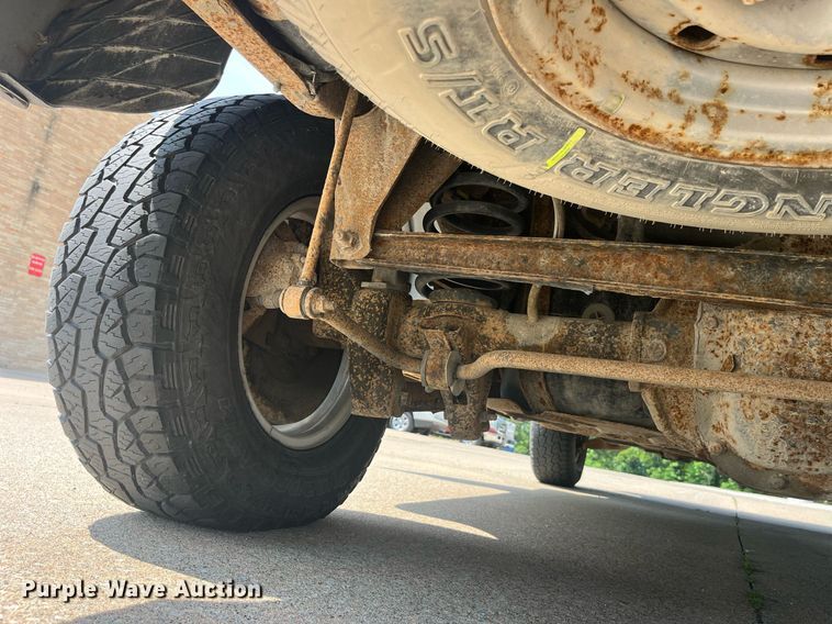 image for item LA9996 2001 Ford Expedition XLT  SUV