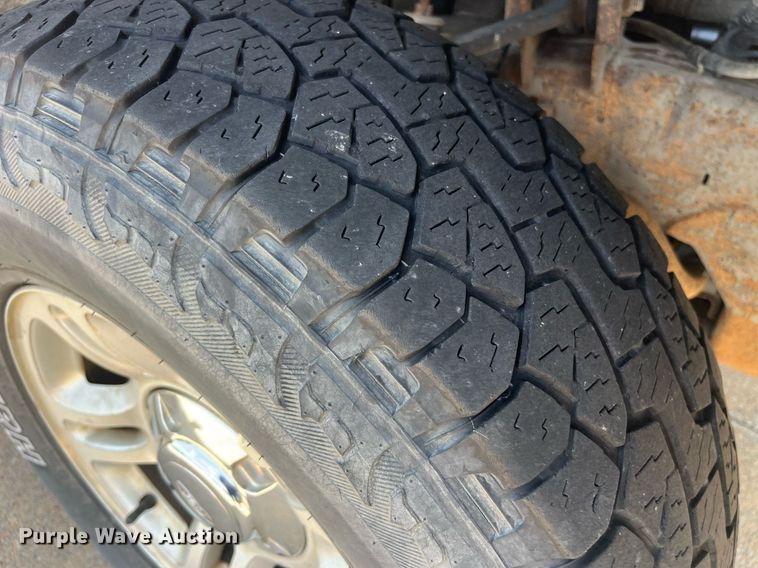 image for item LA9996 2001 Ford Expedition XLT  SUV