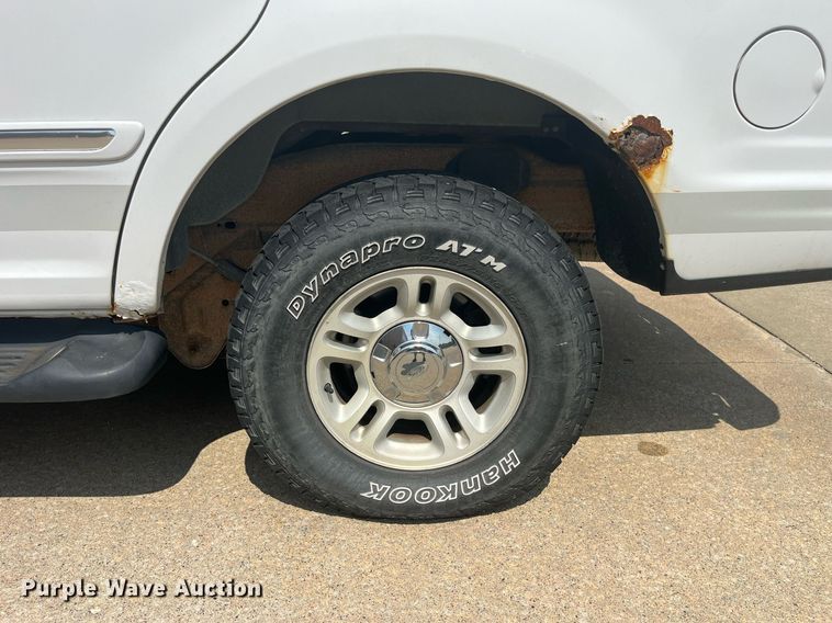 image for item LA9996 2001 Ford Expedition XLT  SUV