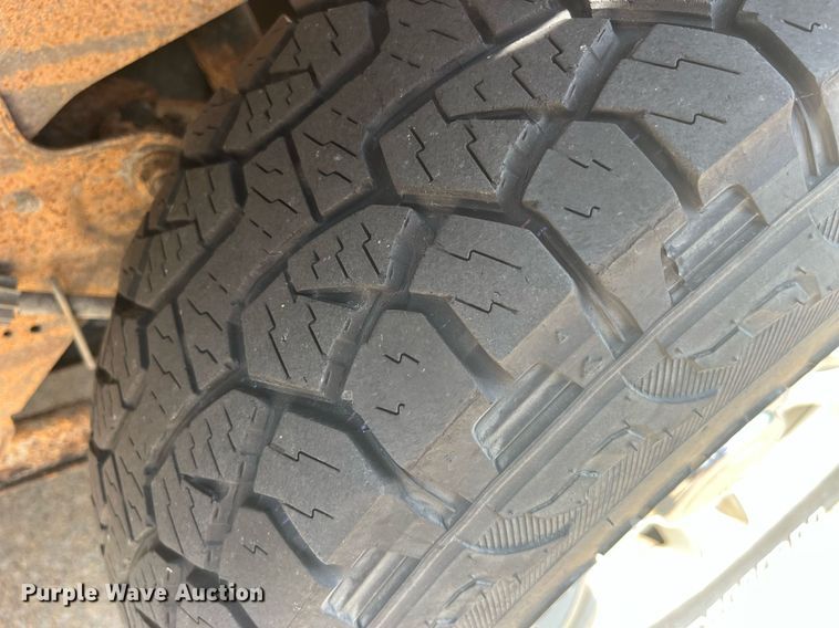 image for item LA9996 2001 Ford Expedition XLT  SUV