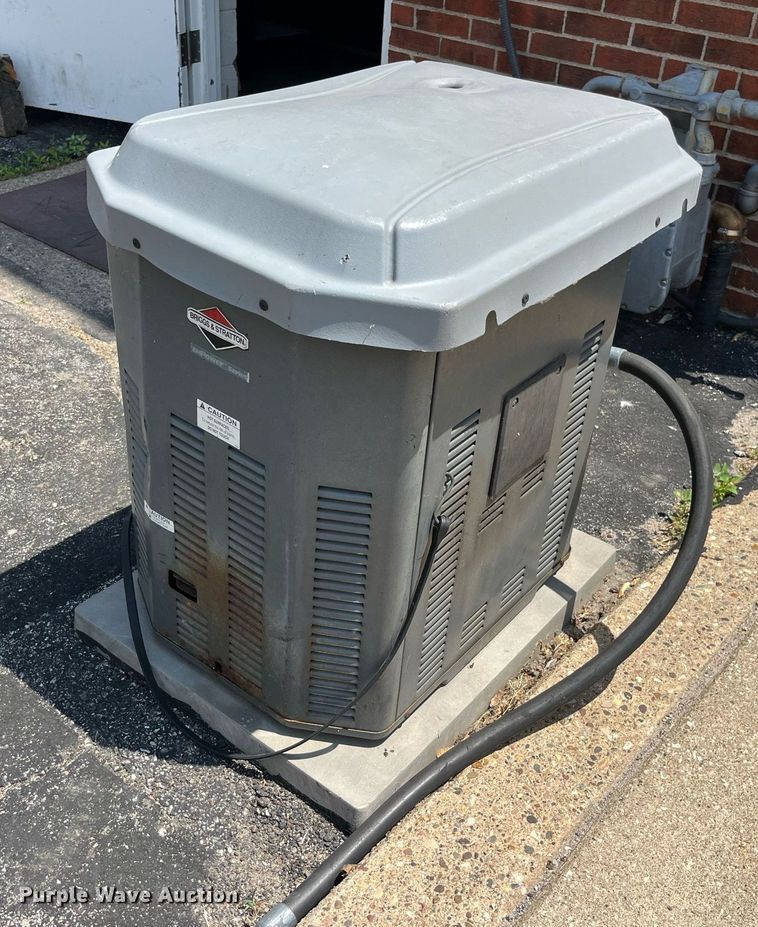 image for item LA9999 Briggs & Stratton 040221  generator