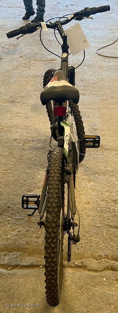 image for item LB9289 Hyper Shocker  26" bicycle