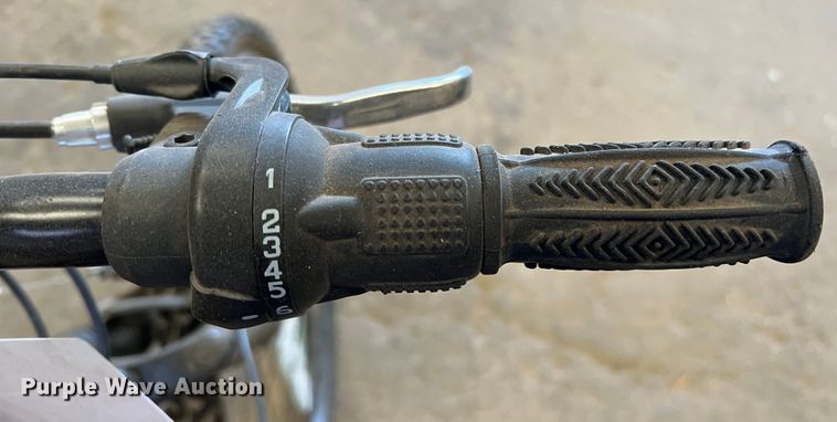 image for item LB9289 Hyper Shocker  26" bicycle