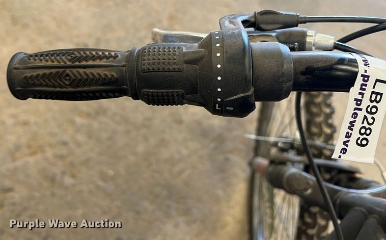 image for item LB9289 Hyper Shocker  26" bicycle