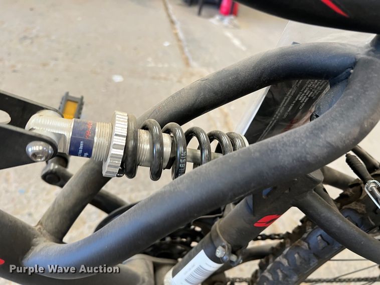 image for item LB9289 Hyper Shocker  26" bicycle