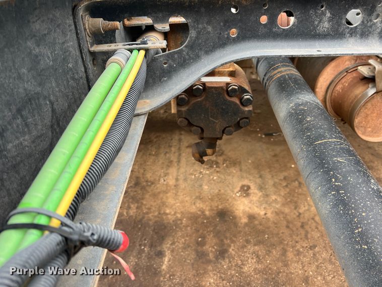 image for item LB9291 2011 International 7400  truck cab and chassis