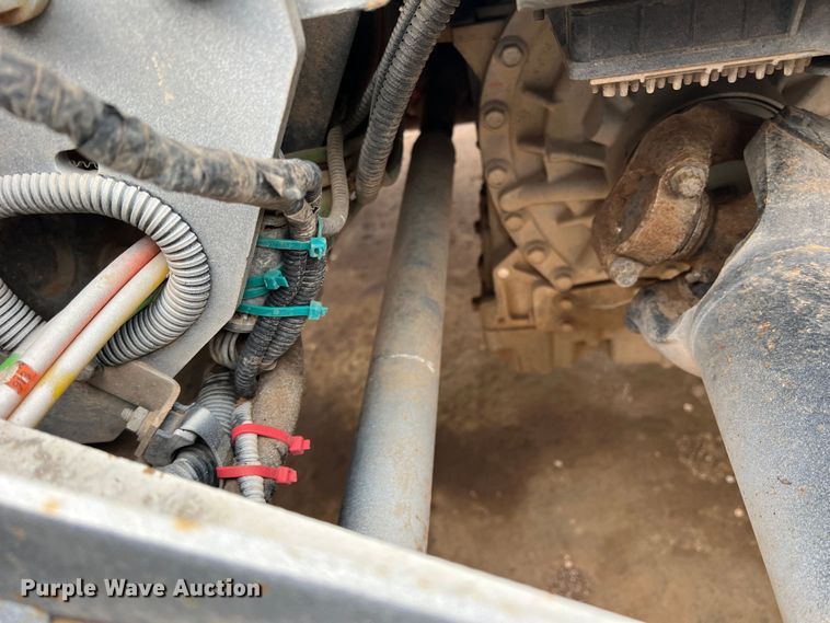 image for item LB9291 2011 International 7400  truck cab and chassis