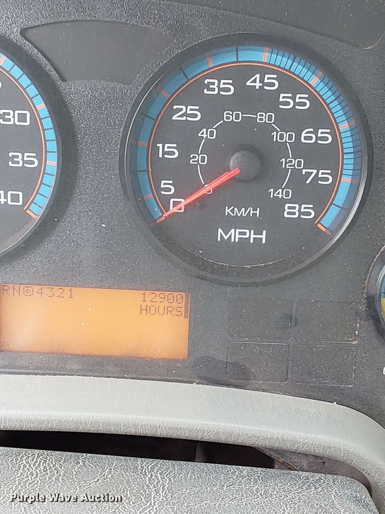 image for item LB9291 2011 International 7400  truck cab and chassis