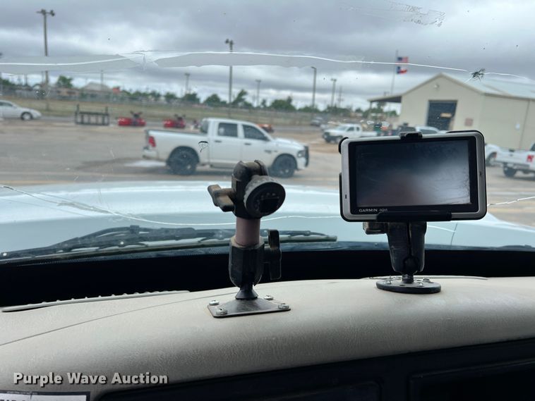 image for item LB9291 2011 International 7400  truck cab and chassis