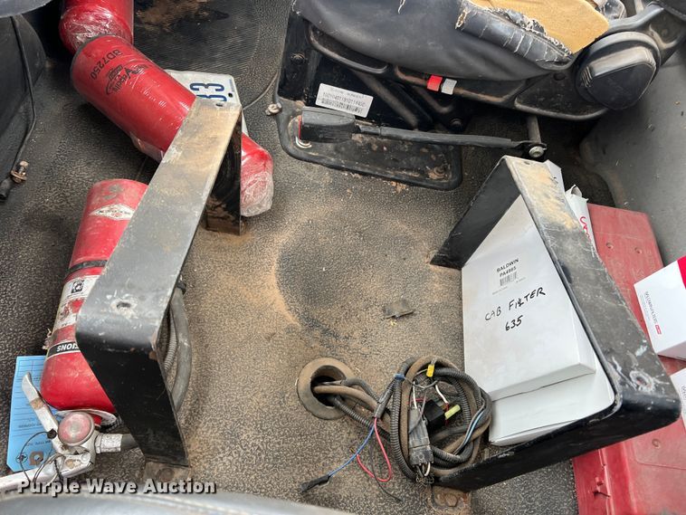 image for item LB9291 2011 International 7400  truck cab and chassis