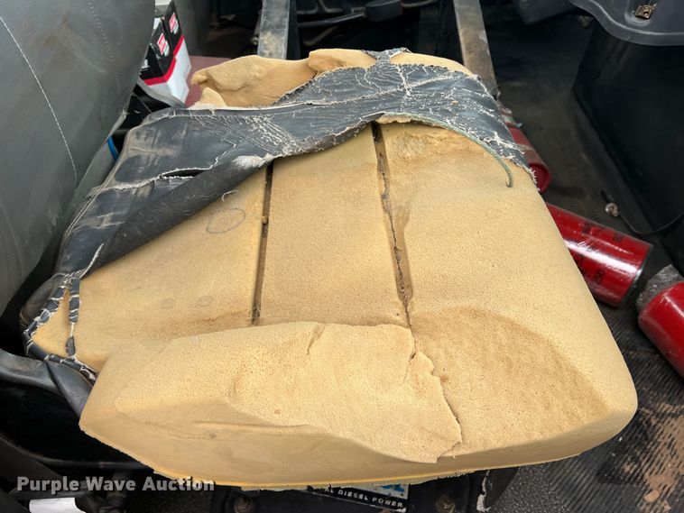 image for item LB9291 2011 International 7400  truck cab and chassis