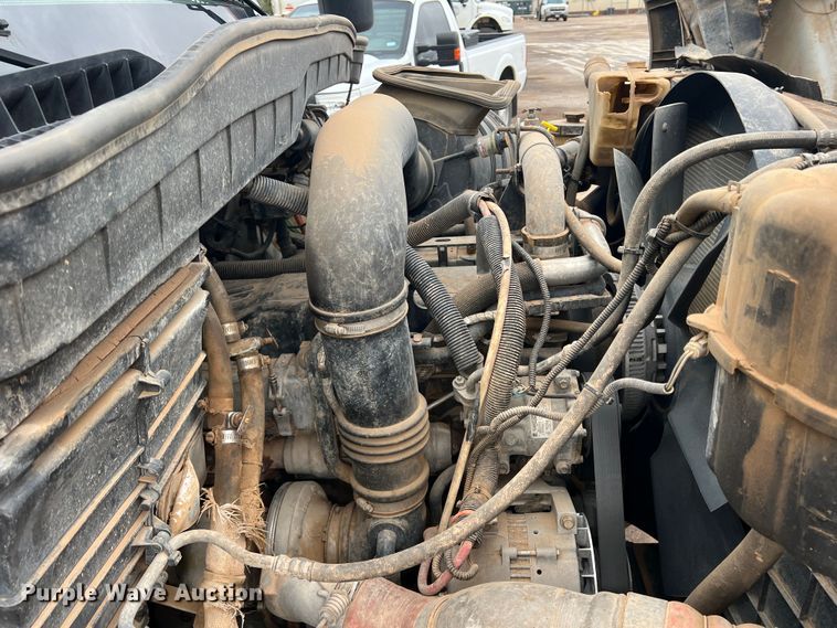 image for item LB9291 2011 International 7400  truck cab and chassis