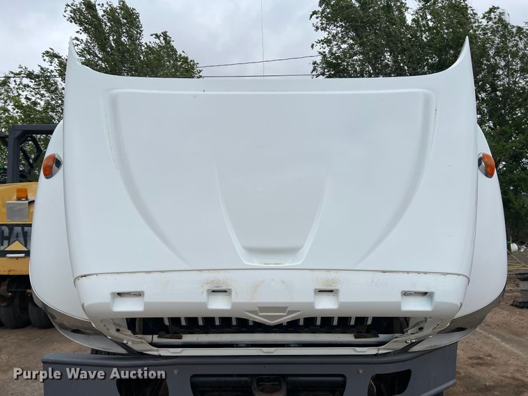 image for item LB9291 2011 International 7400  truck cab and chassis