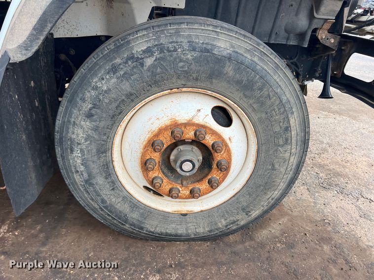 image for item LB9291 2011 International 7400  truck cab and chassis