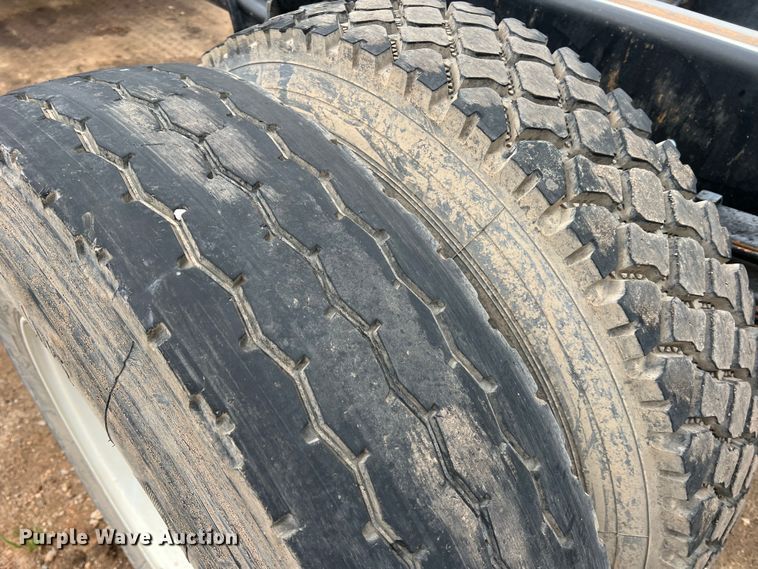 image for item LB9291 2011 International 7400  truck cab and chassis