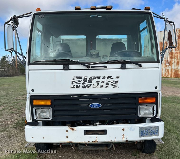 image for item LB9292 1997 Ford CF8000  street sweeper truck