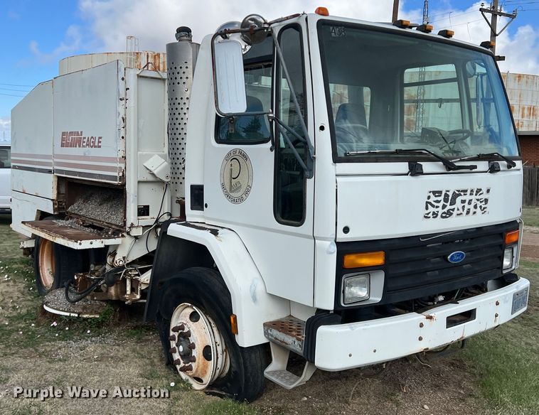 image for item LB9292 1997 Ford CF8000  street sweeper truck