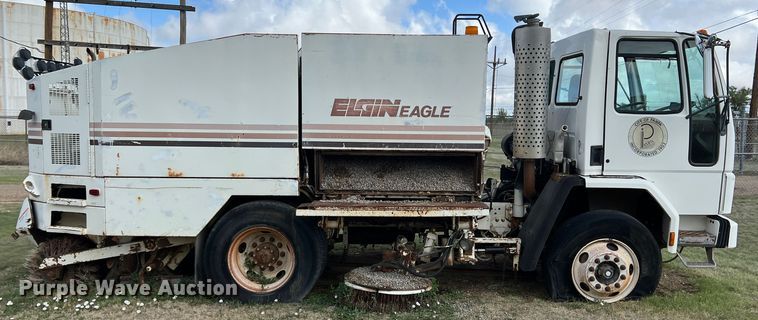 image for item LB9292 1997 Ford CF8000  street sweeper truck