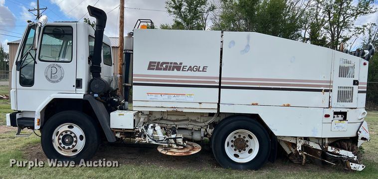 image for item LB9292 1997 Ford CF8000  street sweeper truck