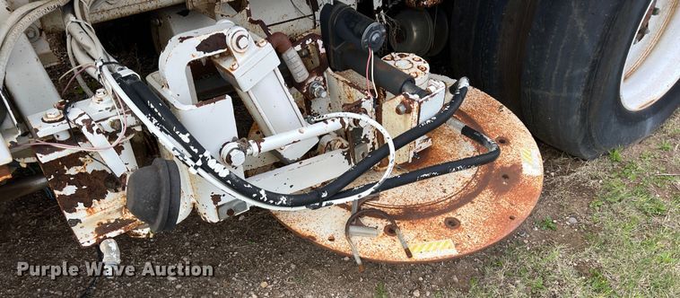 image for item LB9292 1997 Ford CF8000  street sweeper truck