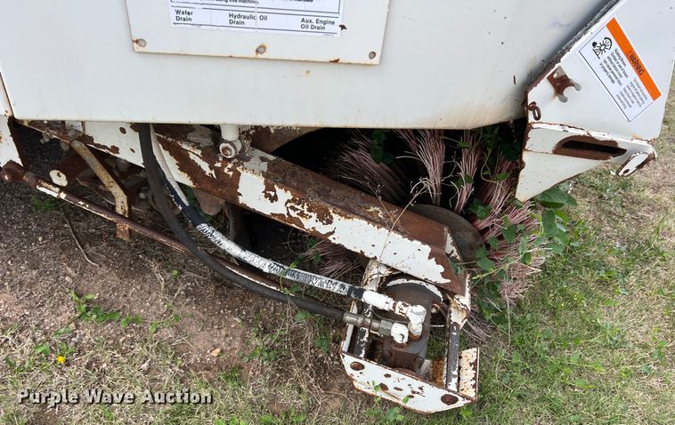 image for item LB9292 1997 Ford CF8000  street sweeper truck