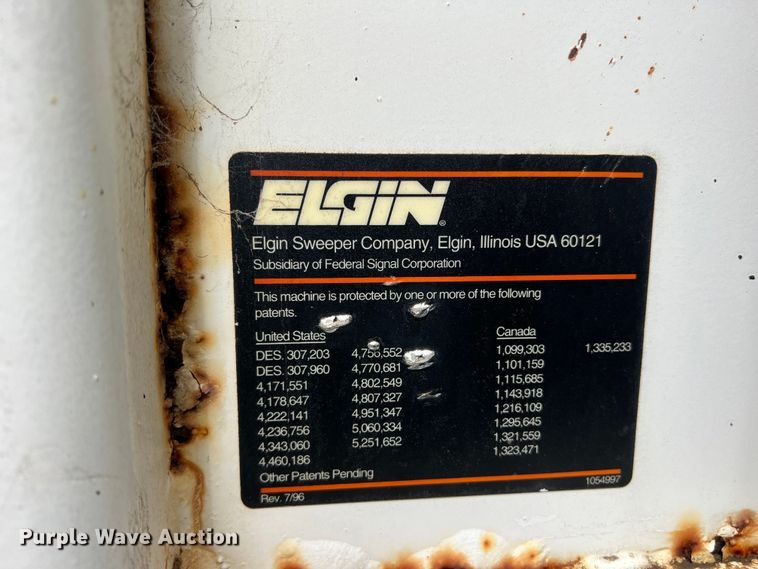 image for item LB9292 1997 Ford CF8000  street sweeper truck