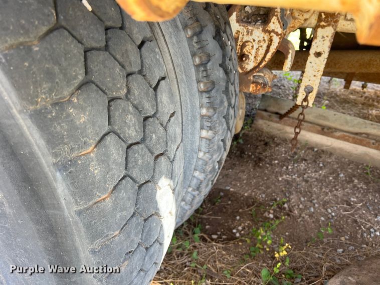 image for item LB9292 1997 Ford CF8000  street sweeper truck