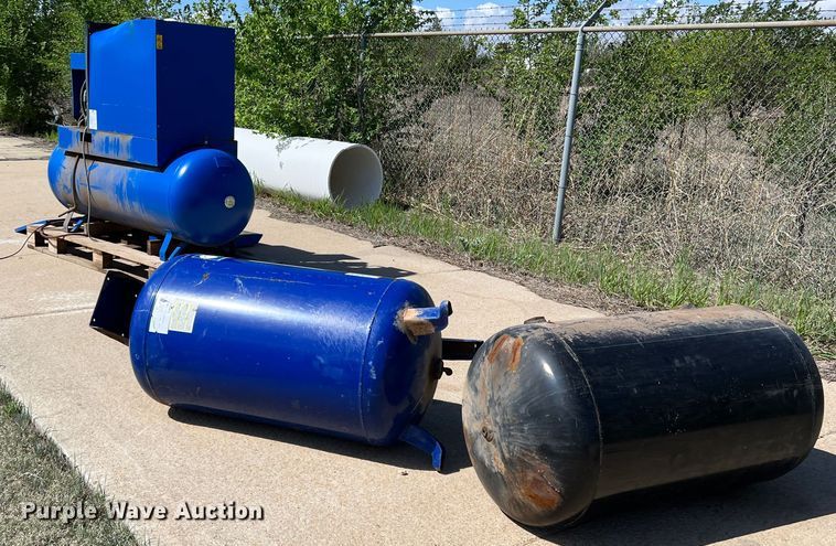 image for item LB9296 2012 Quincy  air compressor